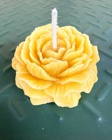 Detailed Rose Handmade Candle – Gold