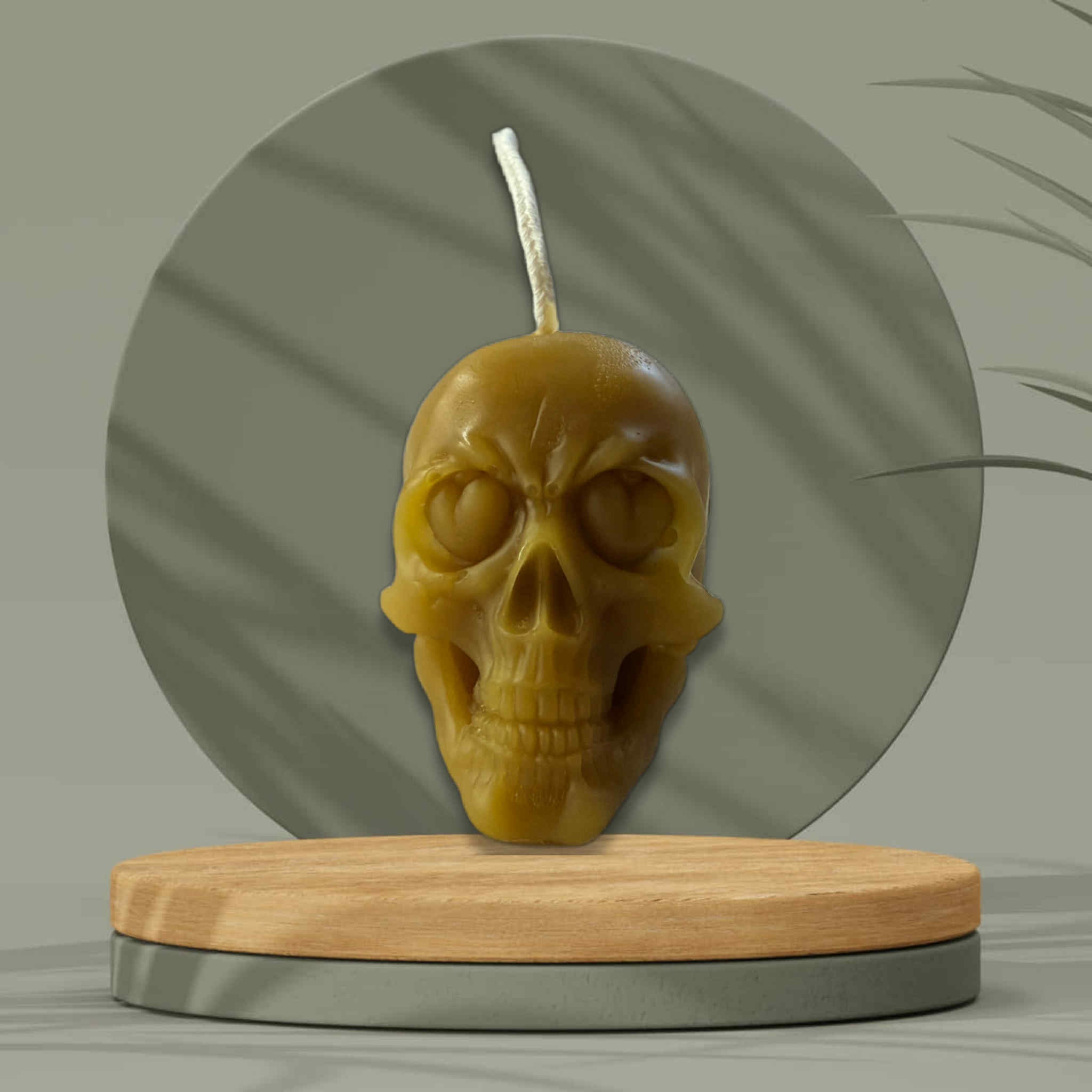 Skull With Heart Eyes Gold