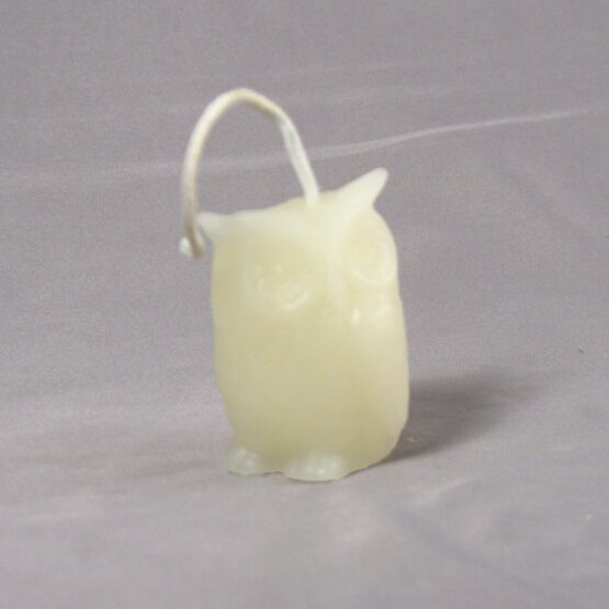 Beat quality white owl shaped candle